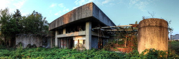 Wohnhaus/Villa im Architekturstil des Brutalismus