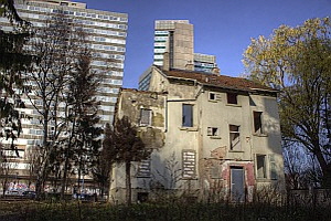 Leerstehendes freistehendes Wohnhaus: Kaiserlei Offenbach