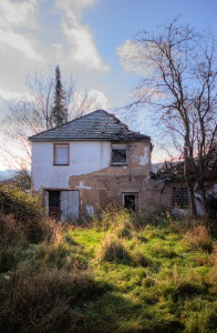 Verfallenes Haus im Taunus: Lost Place am Reichenbachweg in Knigstein-Falkenstein