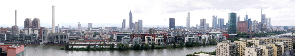 Skylineblick von der Universitätsklinik Frankfurt (Main)