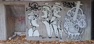 Graffite an den Bungalowaussenwänden