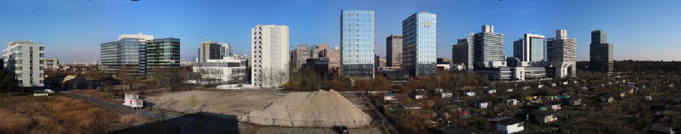 Frankfurt (Main): Bürostadt Niederrad mit Baugrundstück und Kleingärten