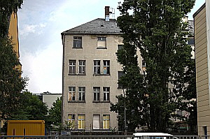 Leerstehendes Gebäude: Hofseite Polizeipräsi Frankfurt