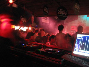 DJ-Pult; Dancefloor