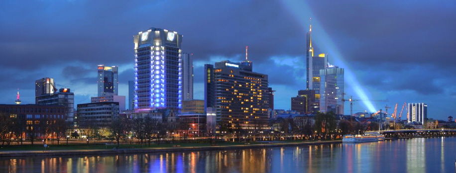 Luminale: Panorama der Skyline Frankfurt